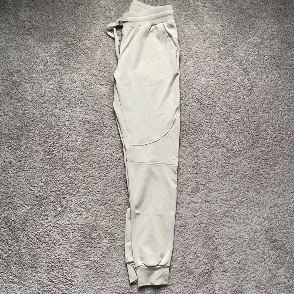 Joggers - Picture 2 of 5